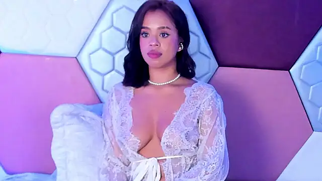 LiaHilton2 online show from 02.23.25