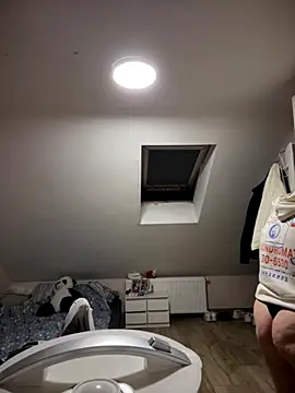 May Alisa online show from 09.29.25