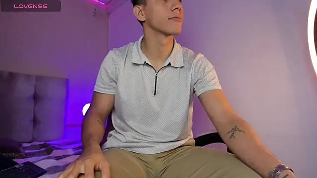 Allex Cano online show from 02.21.25