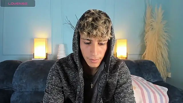 Allex Cano online show from 03.04.25