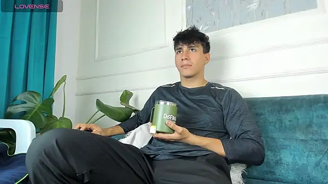 Allex Cano online show from 12.17.25