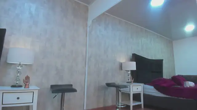 NahomyCarther online show from 11.20.25