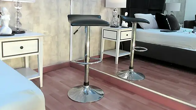 NahomyCarther online show from 01.18.26