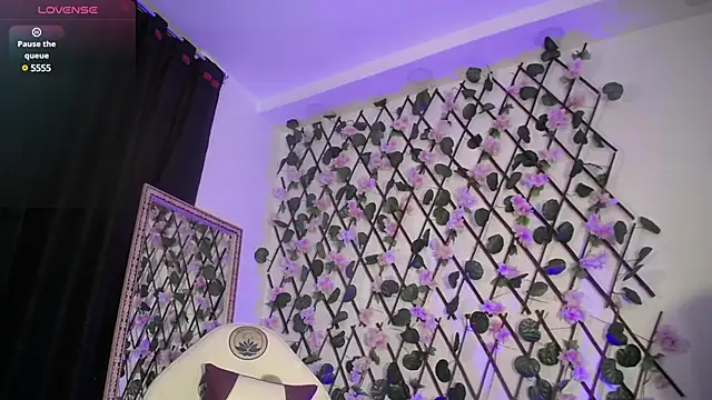 Snapshot of aron_and_paula chatting on 02.26.25 aron and paula online show from 02.26.25