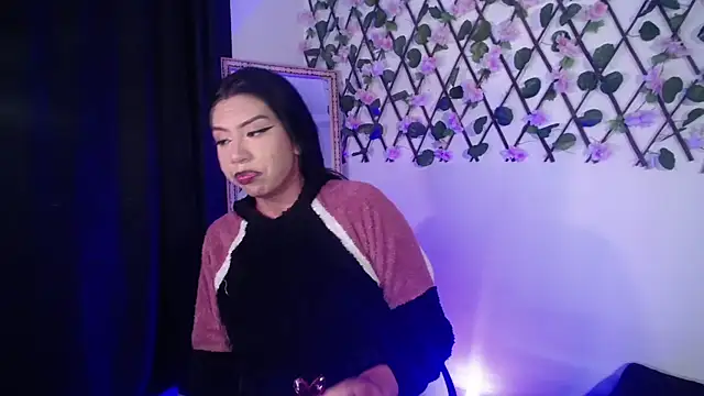 Snapshot of aron_and_paula chatting on 03.19.25 aron and paula online show from 03.19.25