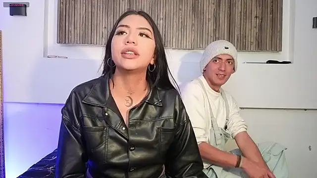 Snapshot of aron_and_paula chatting on 10.14.25 aron and paula online show from 10.14.25