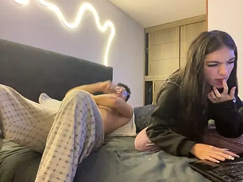 DesireLuxe online show from 10.14.25