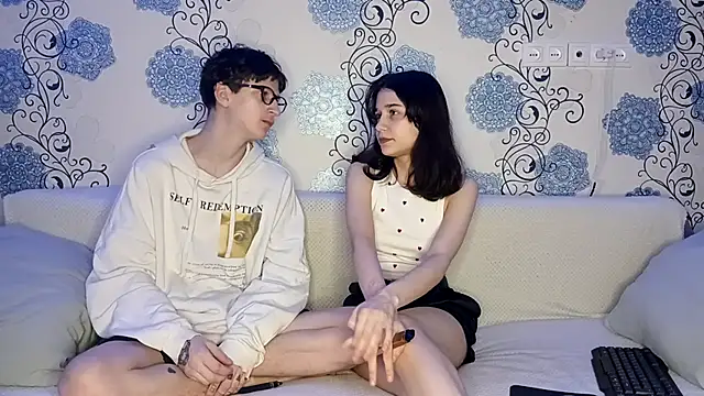 baby lesi online show from 12.17.25