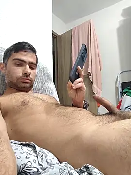 Snapshot of andreiiiii2025 chatting on 02.20.25 andreiiiii2025 online show from 02.20.25