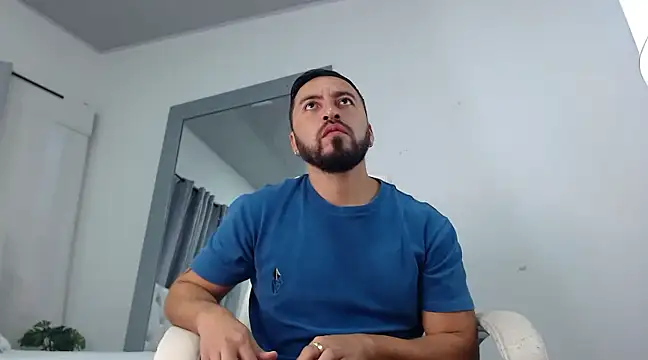 Snapshot of sebastian_colle chatting on 02.28.25 sebastian colle online show from 02.28.25