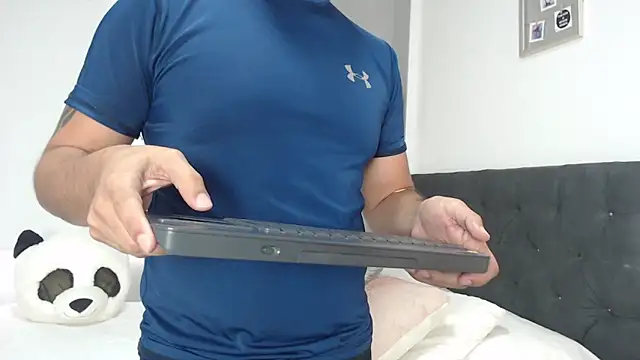 Snapshot of sebastian_colle chatting on 03.13.25 sebastian colle online show from 03.13.25