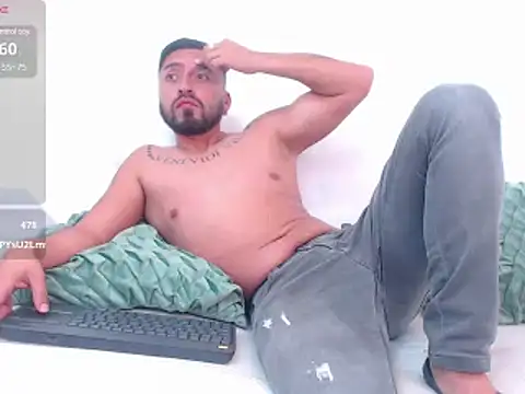 Snapshot of sebastian_colle chatting on 03.17.25 sebastian colle online show from 03.17.25