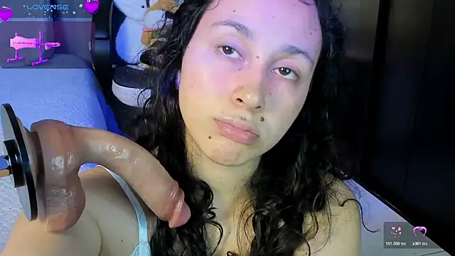 Snapshot of ammy_e chatting on 02.10.26 ammy e online show from 02.10.26