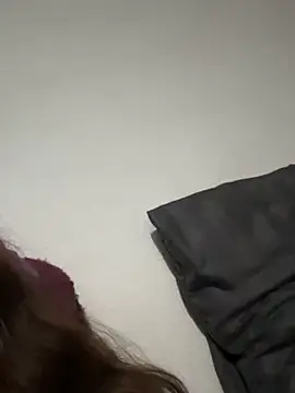 lola  med online show from 02.26.25