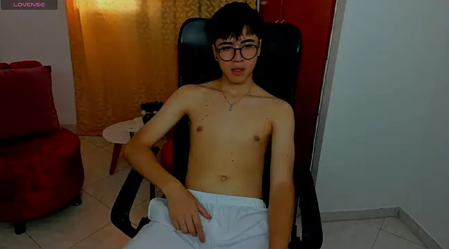 Snapshot of liam_orion chatting on 02.20.25 liam orion online show from 02.20.25