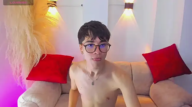 Snapshot of liam_orion chatting on 03.19.25 liam orion online show from 03.19.25