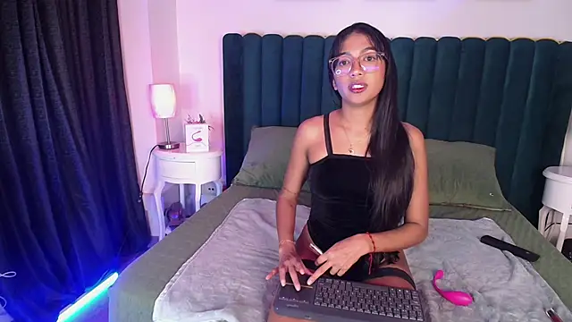 Tyla Ks online show from 02.27.25