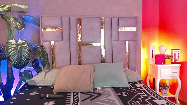 Tyla Ks online show from 09.16.25