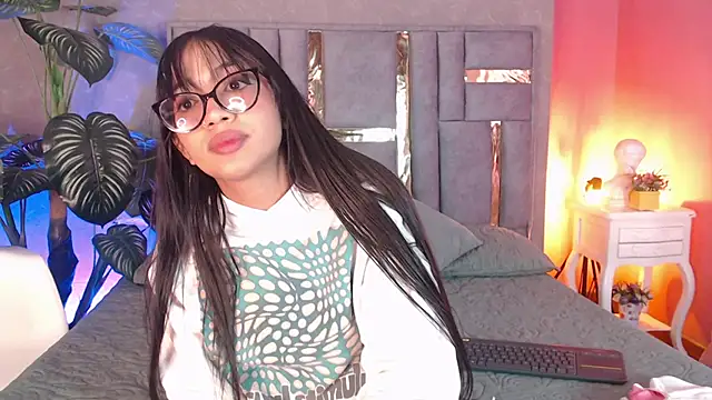 Tyla Ks online show from 09.18.25