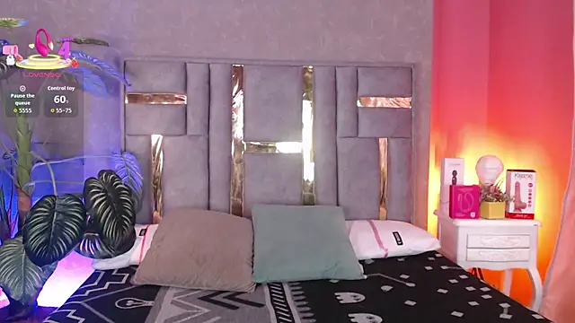 Tyla Ks online show from 11.15.25