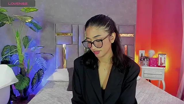 Tyla Ks online show from 04.11.26