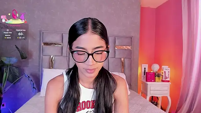 Snapshot of Tyla_Ks chatting on 06.16.26 Tyla Ks online show from 06.16.26
