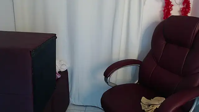 Mature 2025 online show from 02.15.26