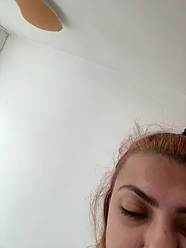 Snapshot of KittieHallo chatting on 02.22.25 KittieHallo online show from 02.22.25