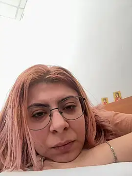 Snapshot of KittieHallo chatting on 02.23.25 KittieHallo online show from 02.23.25