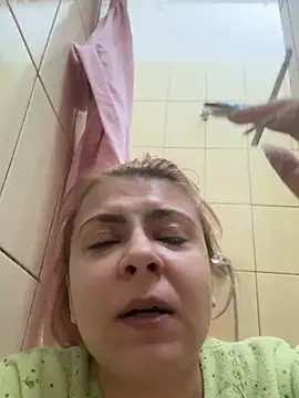 Snapshot of KittieHallo chatting on 02.24.25 KittieHallo online show from 02.24.25