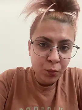 Snapshot of KittieHallo chatting on 02.25.25 KittieHallo online show from 02.25.25