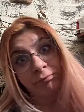 Snapshot of KittieHallo chatting on 02.28.25 KittieHallo online show from 02.28.25