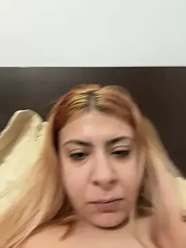 Snapshot of KittieHallo chatting on 03.05.25 KittieHallo online show from 03.05.25