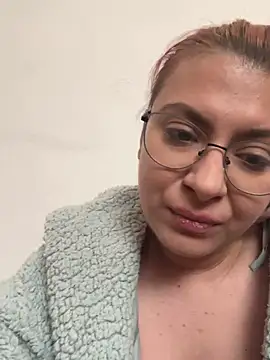 Snapshot of KittieHallo chatting on 03.07.25 KittieHallo online show from 03.07.25