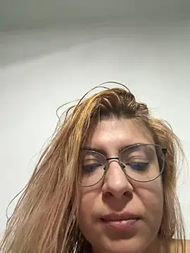 Snapshot of KittieHallo chatting on 03.07.25 KittieHallo online show from 03.07.25