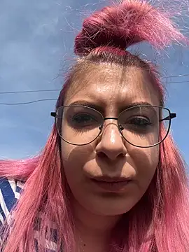 Snapshot of KittieHallo chatting on 03.14.25 KittieHallo online show from 03.14.25