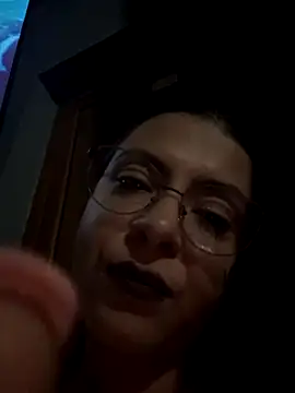 Snapshot of KittieHallo chatting on 10.11.25 KittieHallo online show from 10.11.25