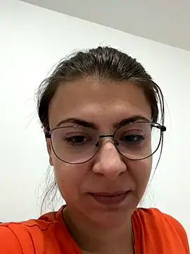 Snapshot of KittieHallo chatting on 10.19.25 KittieHallo online show from 10.19.25