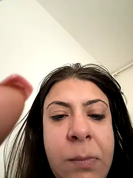 Snapshot of KittieHallo chatting on 10.21.25 KittieHallo online show from 10.21.25