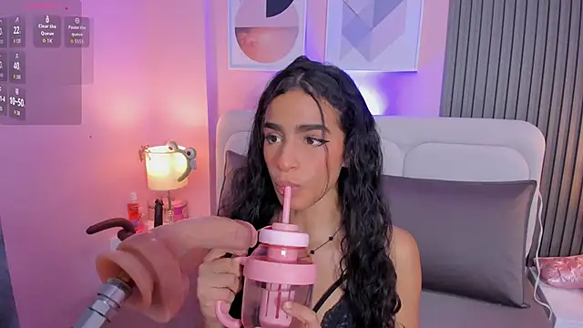 honey sofii  online show from 09.28.25