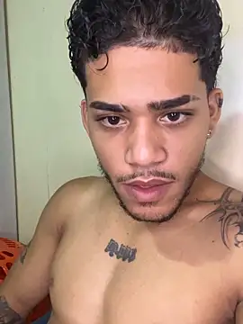 Snapshot of izaak_taylor7 chatting on 05.26.26 izaak taylor7 online show from 05.26.26