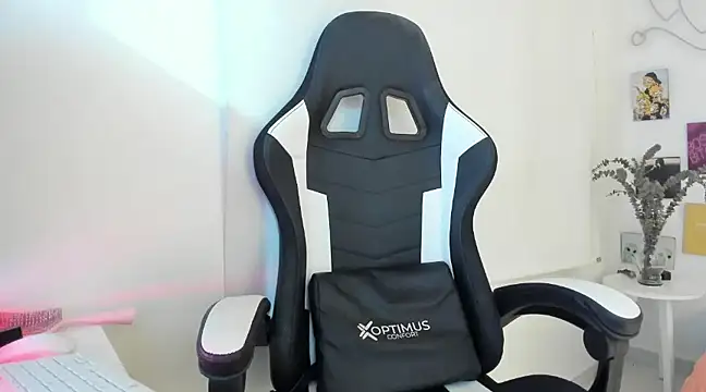 agaataa  online show from 03.21.25