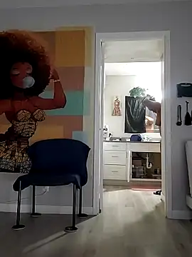 Queenanitadix online show from 11.25.25