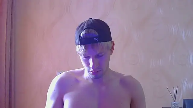 Snapshot of frama666 chatting on 05.18.26 frama666 online show from 05.18.26