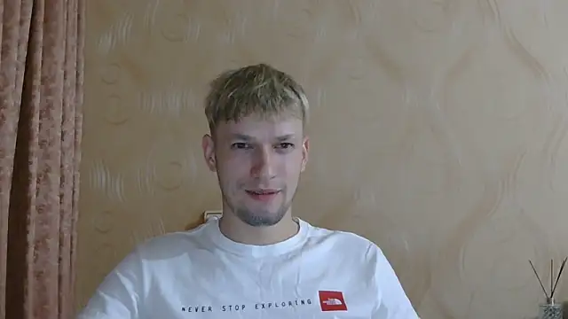 Snapshot of frama666 chatting on 06.10.26 frama666 online show from 06.10.26