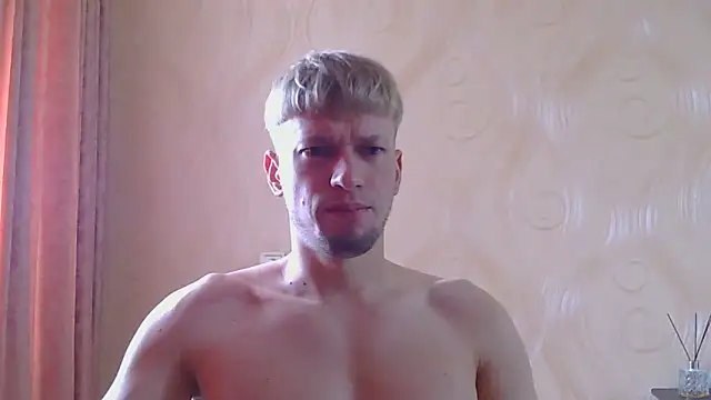 Snapshot of frama666 chatting on 06.12.26 frama666 online show from 06.12.26