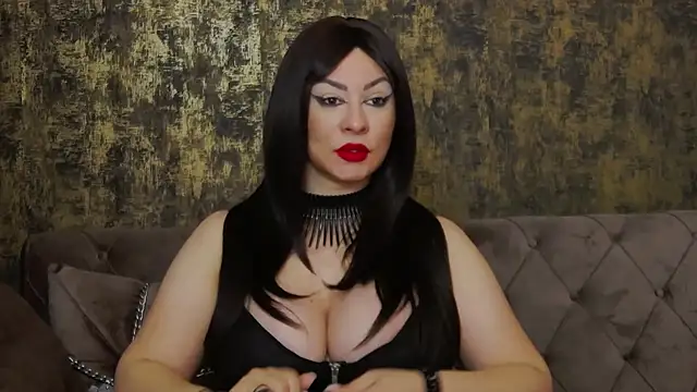 MistressAmberCrost online show from 10.28.25