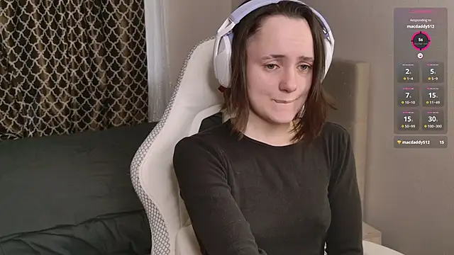 Luna Loveee online show from 09.29.25