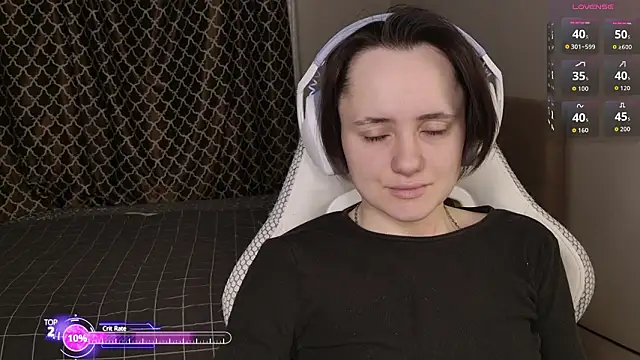 Luna Loveee online show from 02.19.26