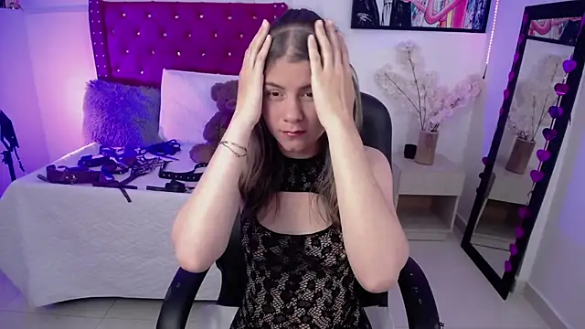 Snapshot of ValeAmayaa chatting on 03.21.25 ValeAmayaa online show from 03.21.25